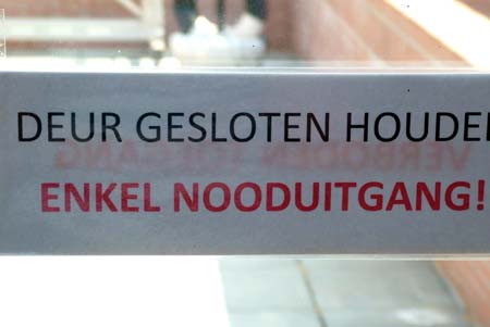 61 voor enkel nooduitgang